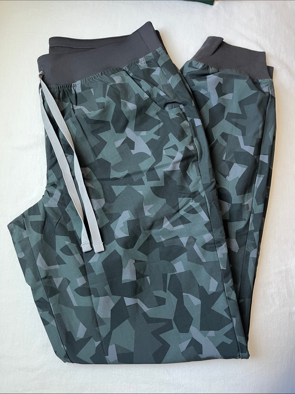 Figs Scrub Pants Bonsai Camo Medium Tall